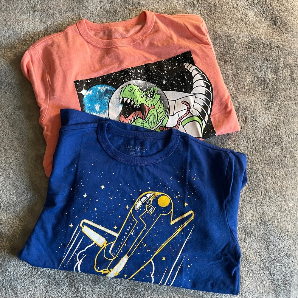Set of two boys Medium T-shirts